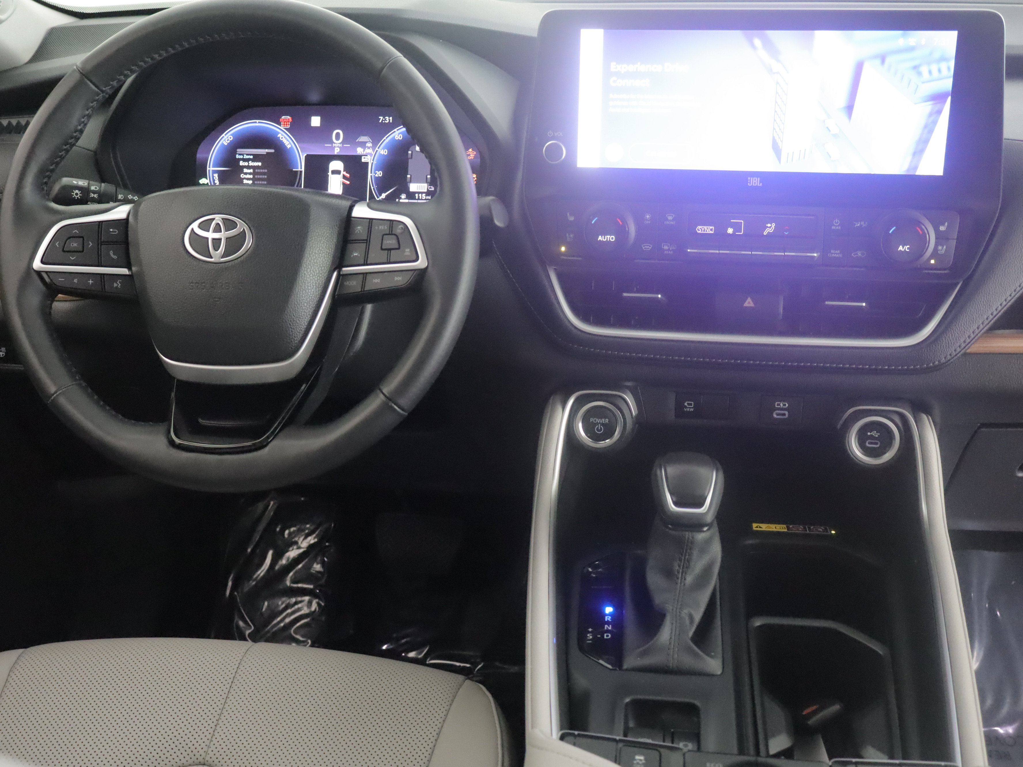 Used 2025 Toyota Grand Highlander AWD Hybrid image 2