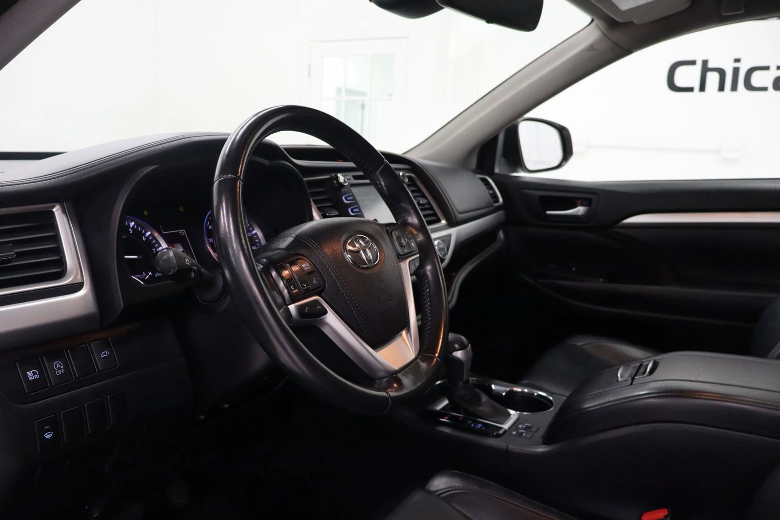 Used 2017 Toyota Highlander XLE image 35