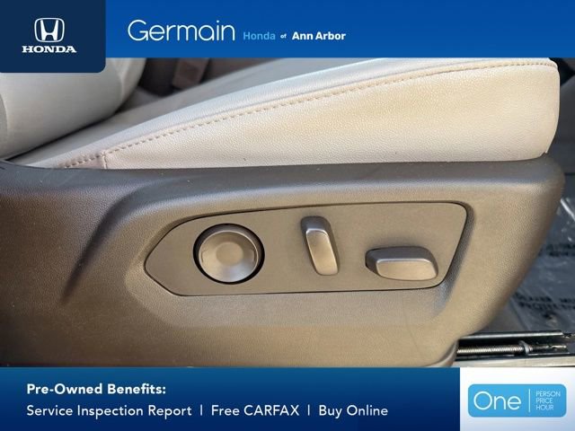 Used 2024 Chevrolet Suburban Z71 w/ Luxury Package AWD/4WD image 22