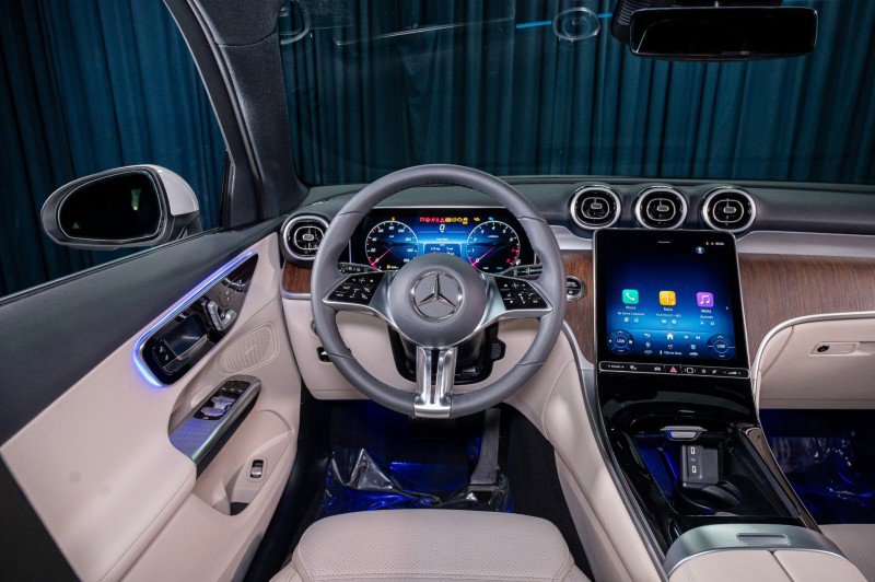 Certified 2026 Mercedes-Benz GLC 300 image 17