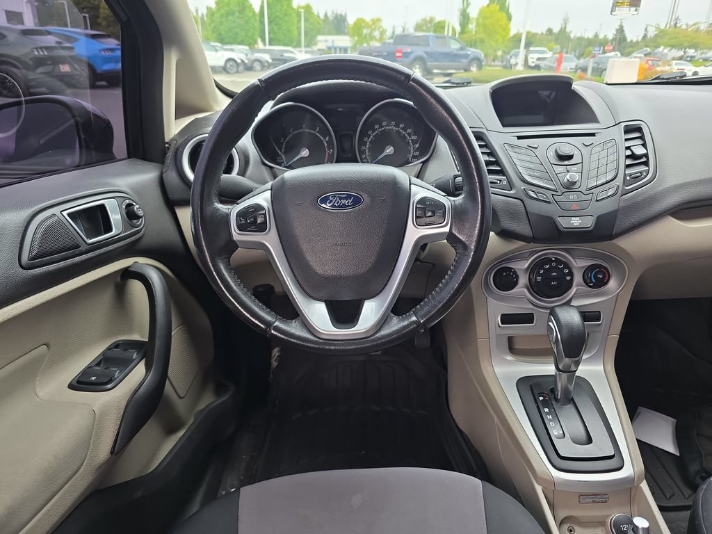Used 2015 Ford Fiesta SE FWD image 7
