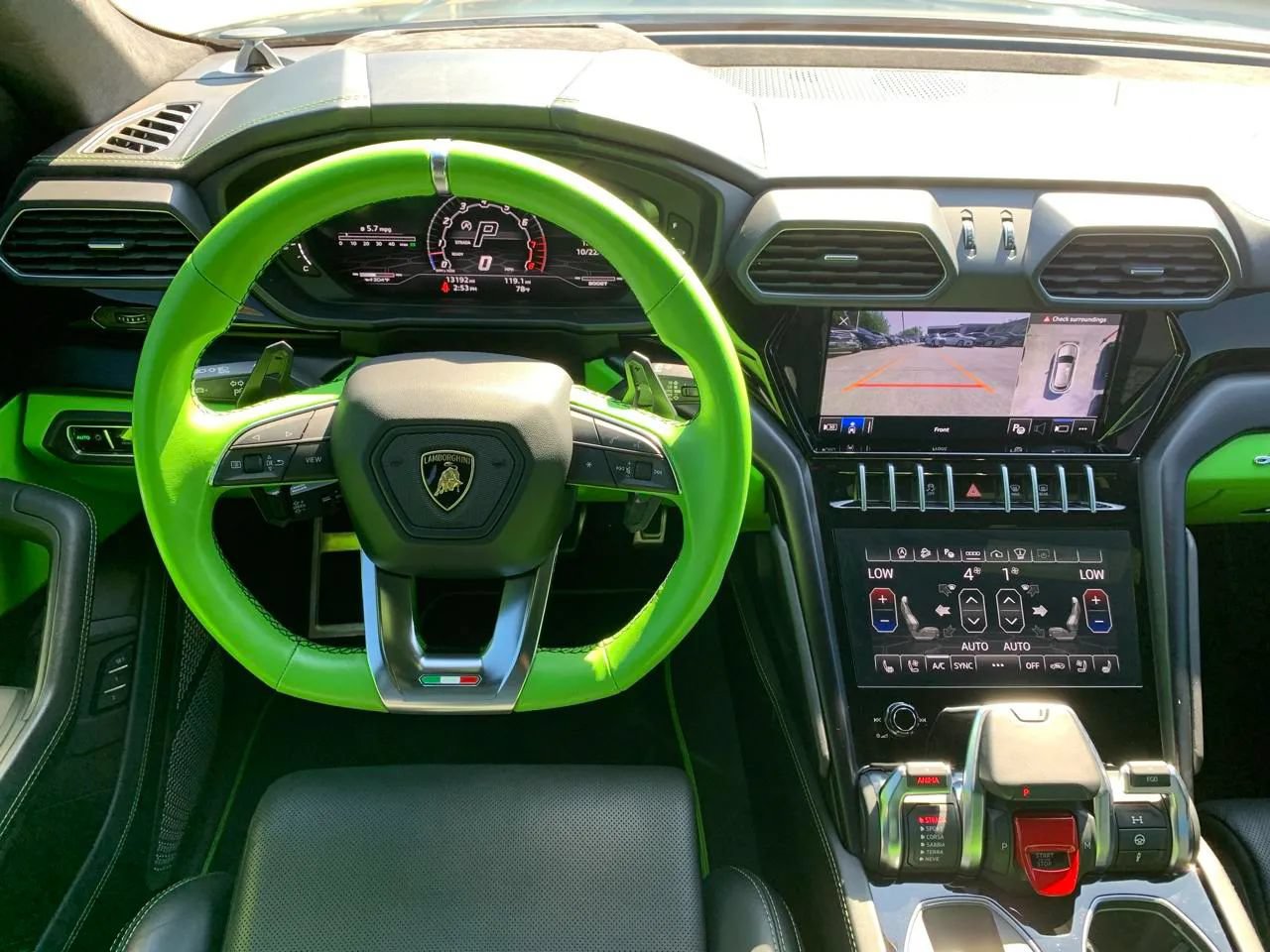 Used 2022 Lamborghini Urus AWD/4WD image 13