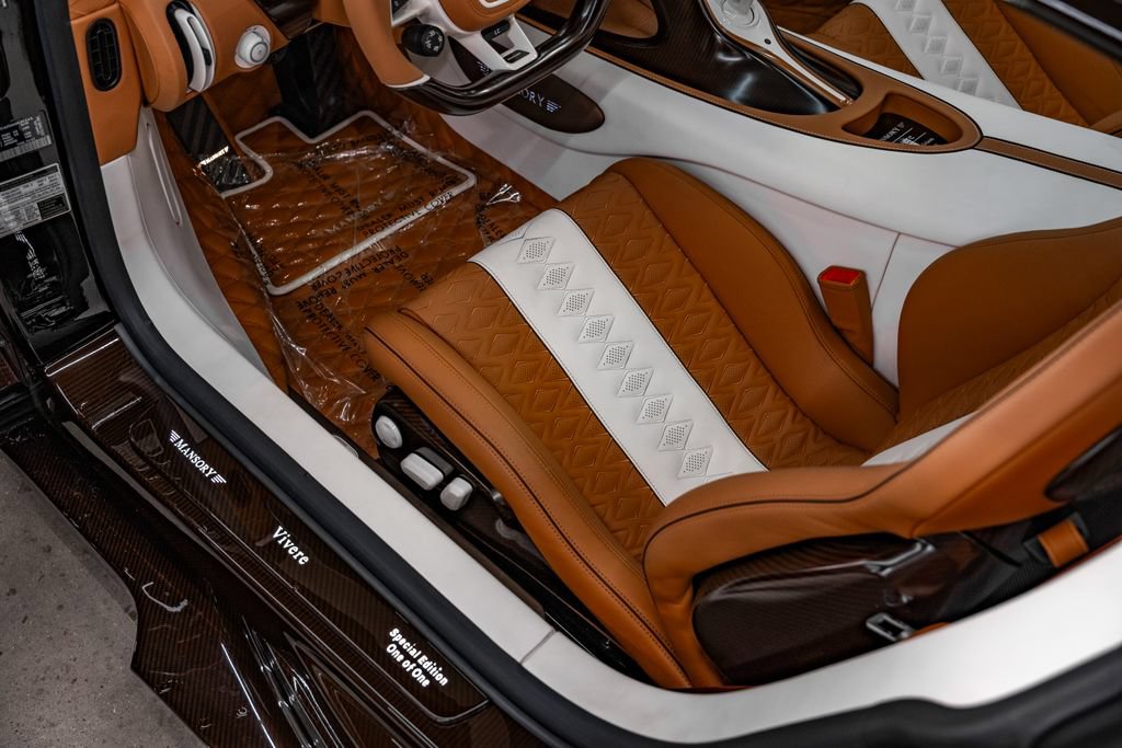 Used 2020 Bugatti Chiron AWD/4WD image 13