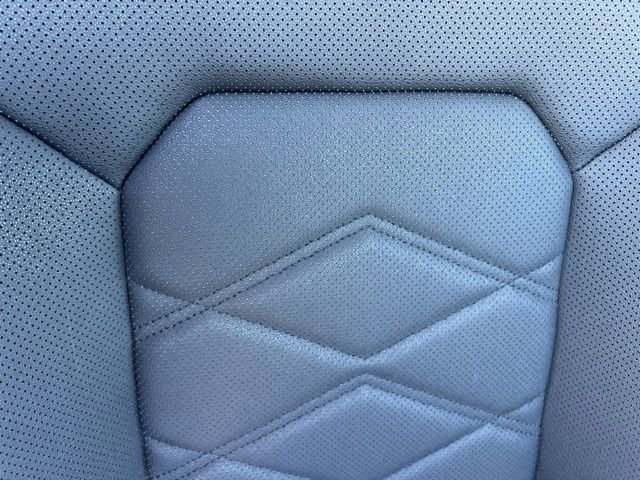 Used 2024 Volkswagen Atlas Cross Sport SE image 33