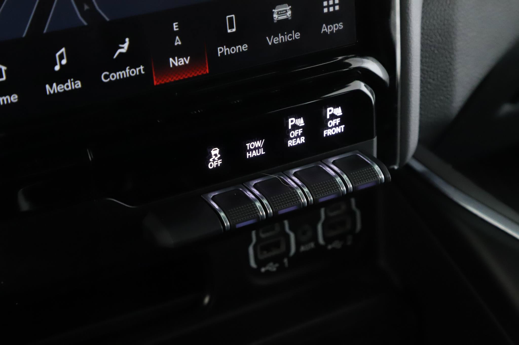 Used 2023 RAM 1500 Laramie AWD/4WD image 13