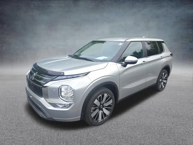 Used 2025 Mitsubishi Outlander SE AWD/4WD image 5