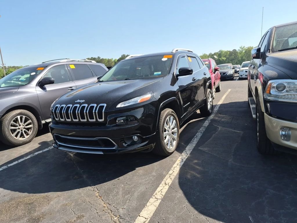 Used 2018 Jeep Cherokee Overland w/ Heavy Duty Protection Group AWD/4WD image 2