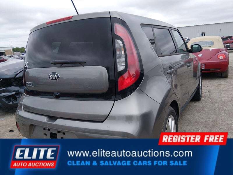 Used 2017 Kia Soul + FWD image 7
