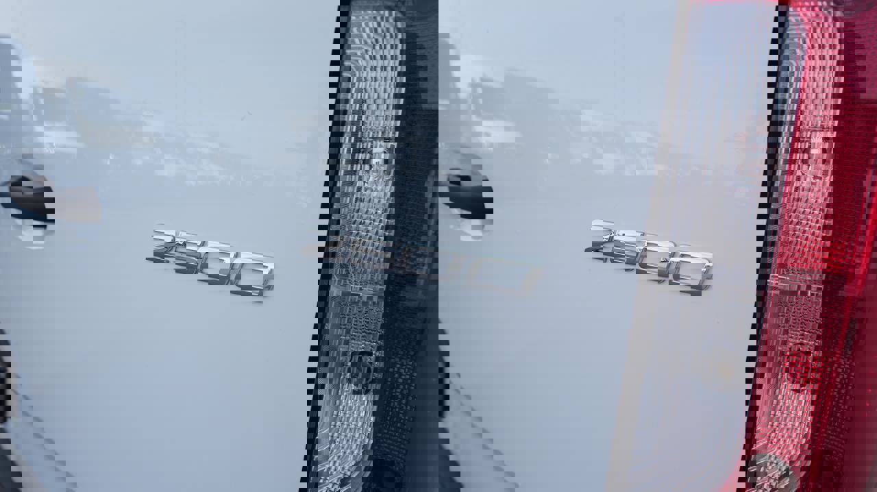 Used 2025 Mercedes-Benz Sprinter 2500 image 19