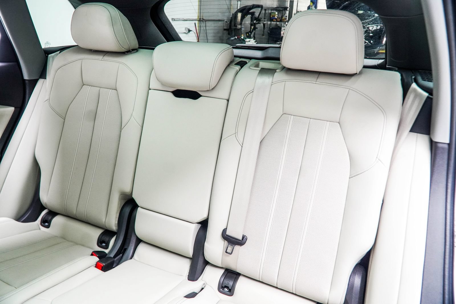 Used 2025 Audi Q5 Premium Plus w/ Premium Plus AWD/4WD image 41
