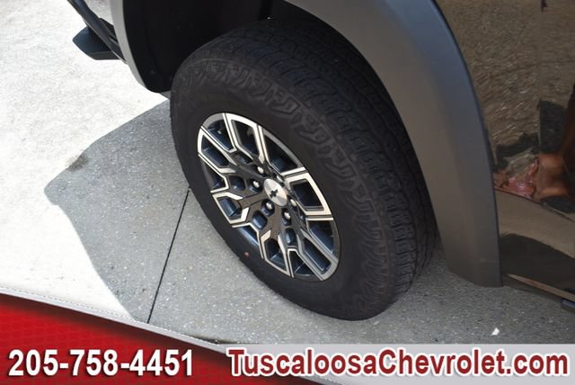 Used 2024 Chevrolet Colorado Z71 w/ Z71 Convenience Package 2 AWD/4WD image 13