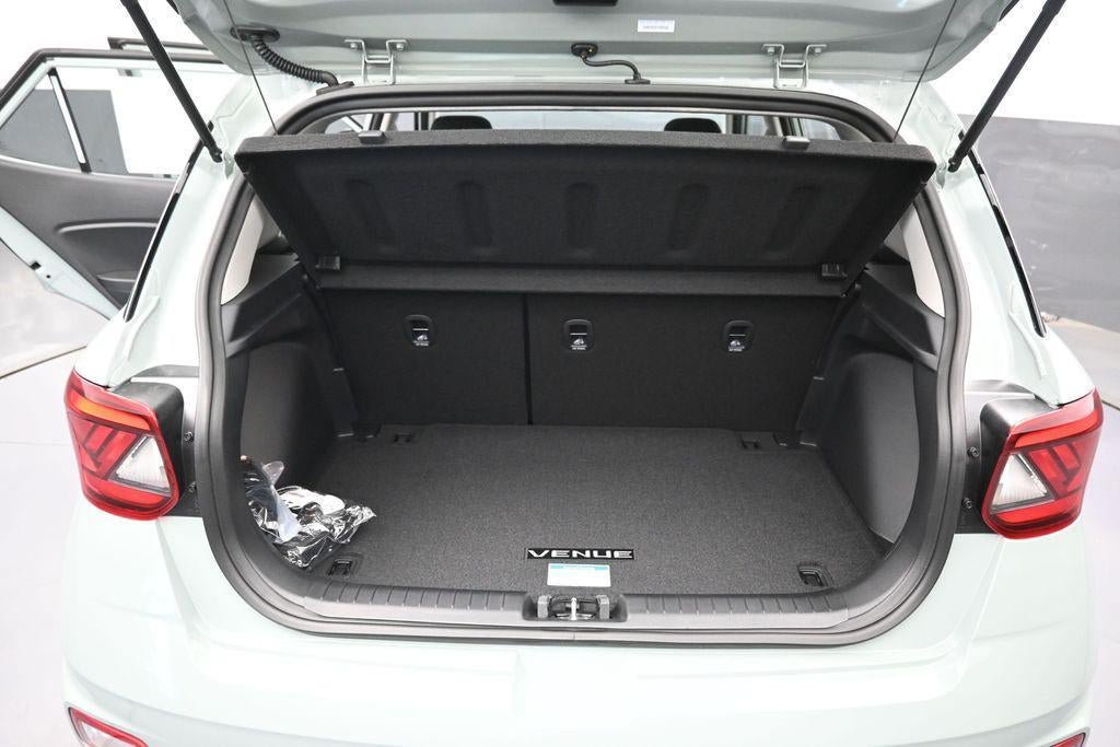 New 2026 Hyundai Venue SEL FWD image 27