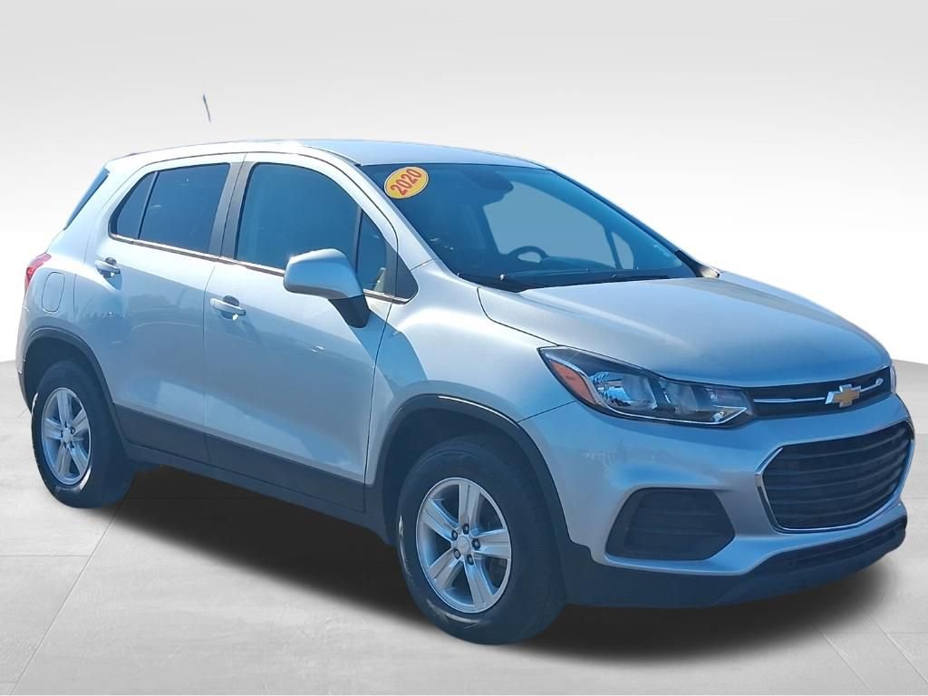 Used 2020 Chevrolet Trax LS w/ Tint and Cruise Package image 4