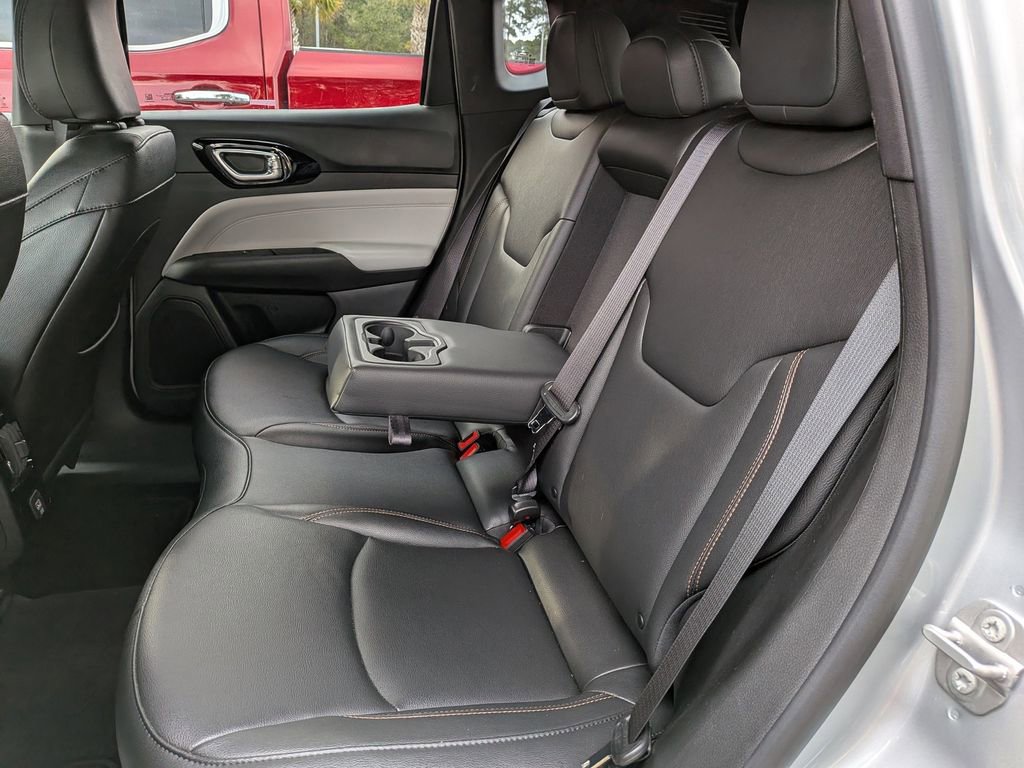 Used 2024 Jeep Compass Limited image 14