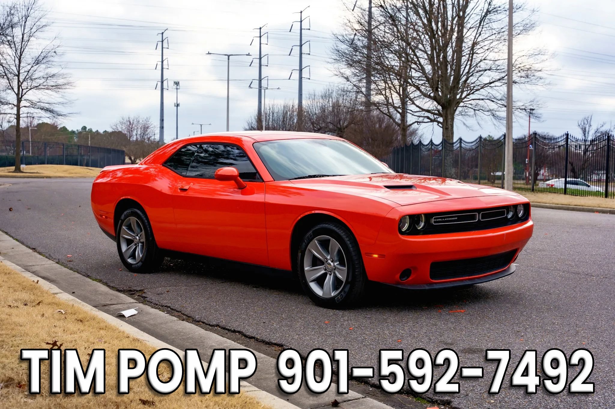Used 2019 Dodge Challenger SXT image 4