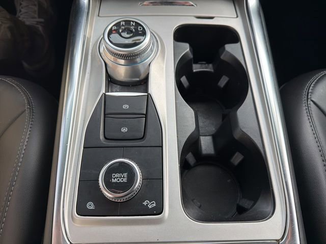 Certified 2022 Ford Explorer XLT w/ Equipment Group 202A AWD/4WD image 41