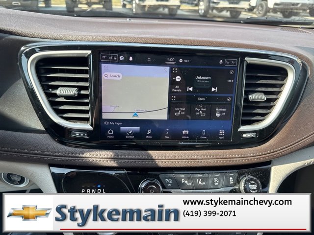 Used 2021 Chrysler Pacifica Touring-L w/ Uconnect Theater Family Group image 39