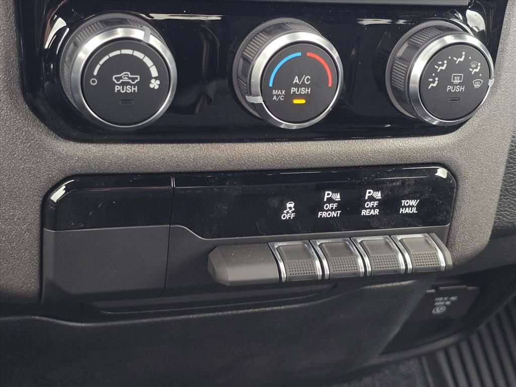 New 2026 RAM 1500 Classic Warlock image 12