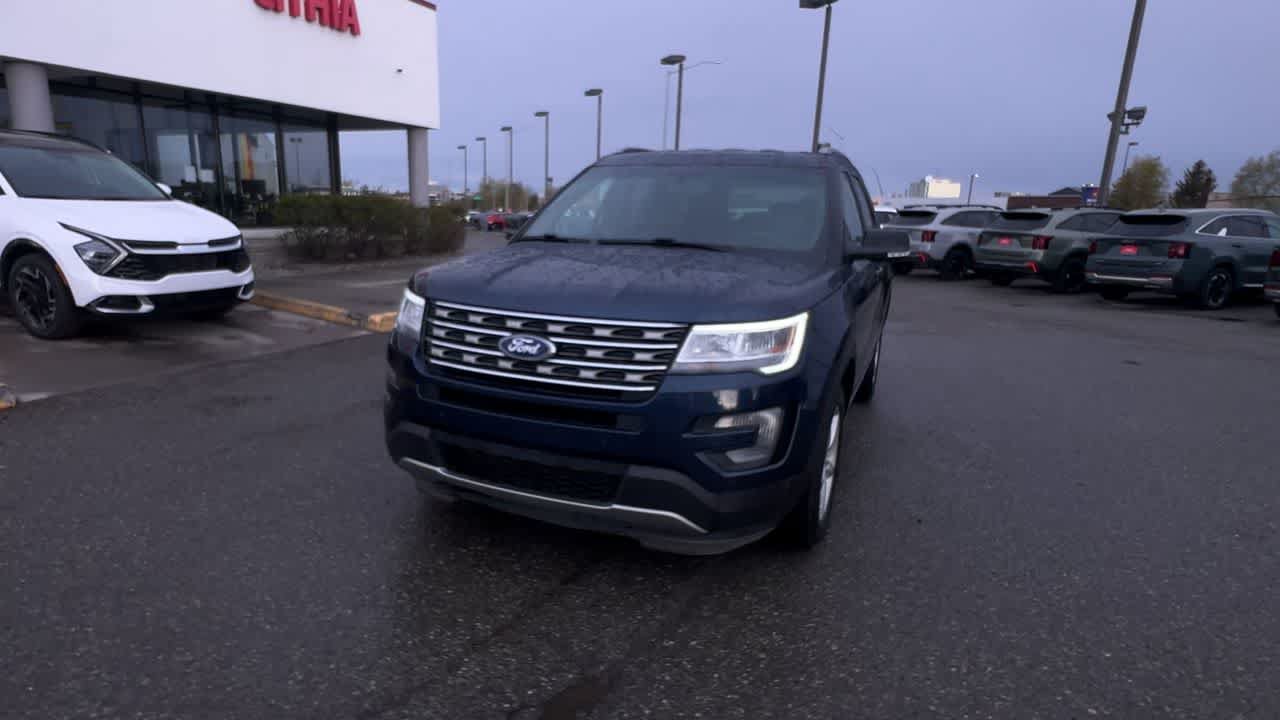 Used 2016 Ford Explorer XLT w/ Equipment Group 202A AWD/4WD image 3