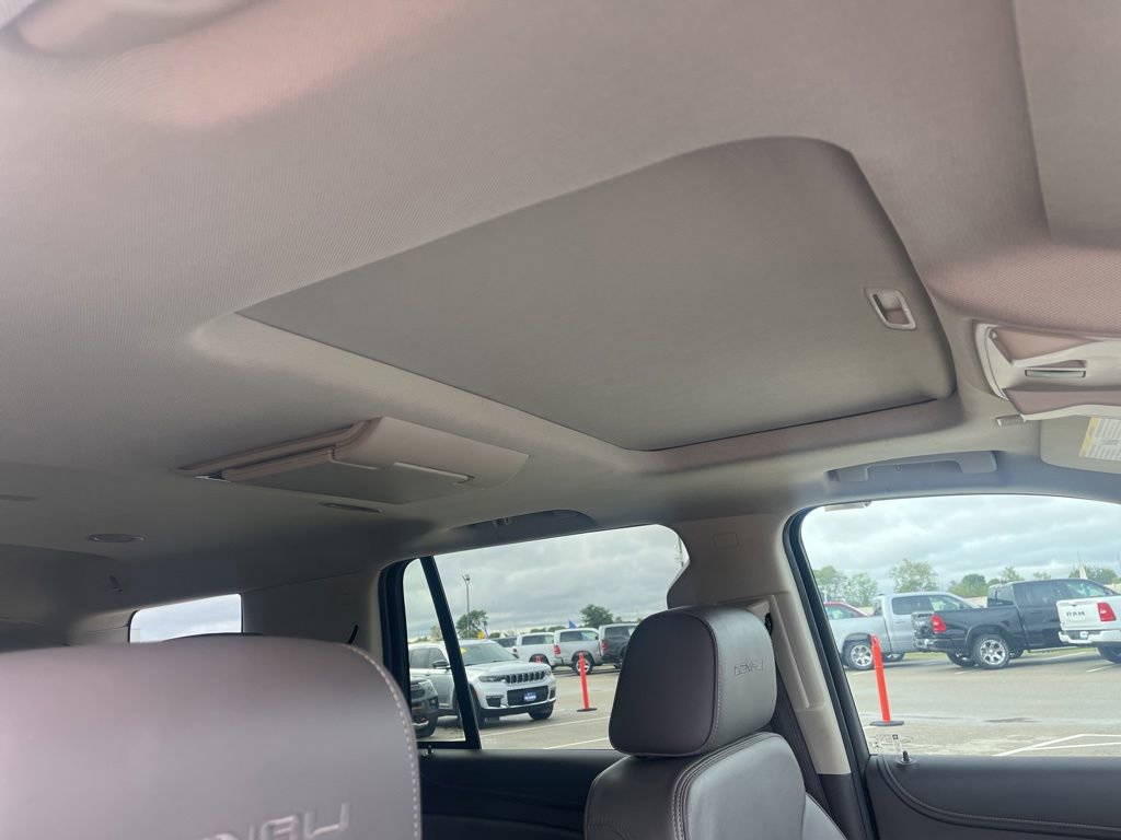 Used 2019 GMC Yukon Denali w/ Denali Ultimate Package AWD/4WD image 16