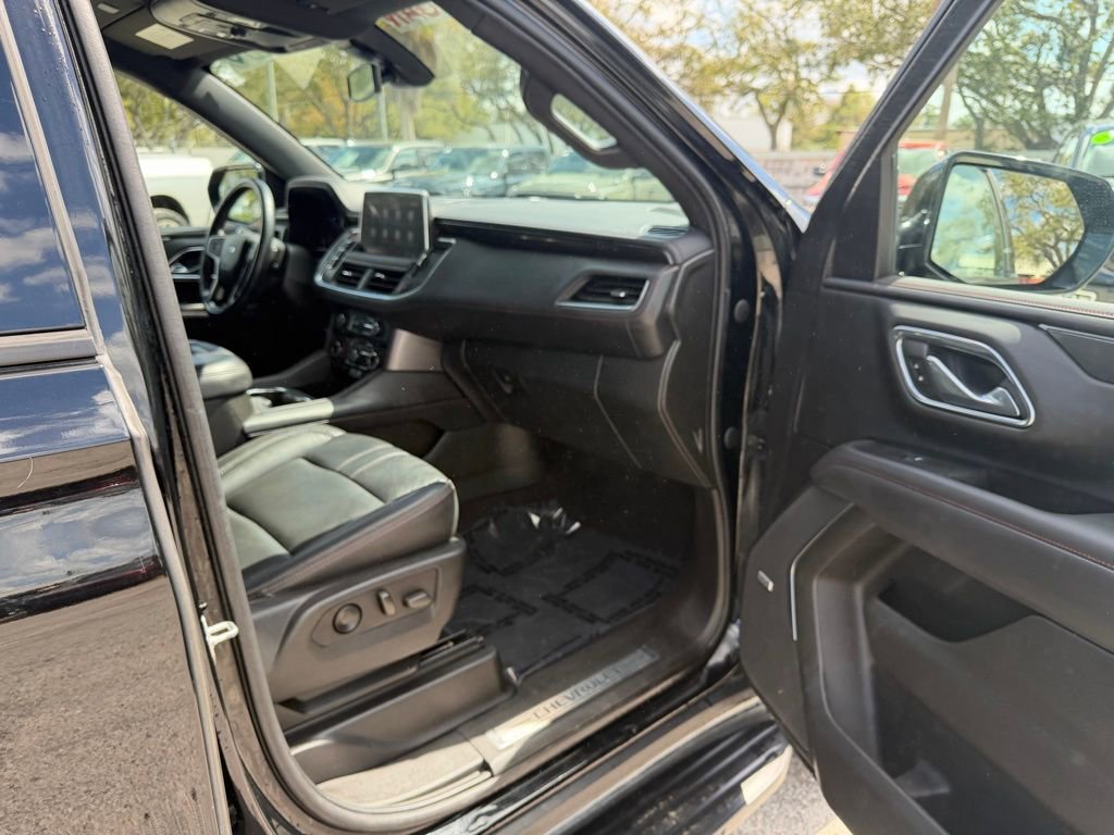 Used 2021 Chevrolet Suburban RST w/ Luxury Package image 30