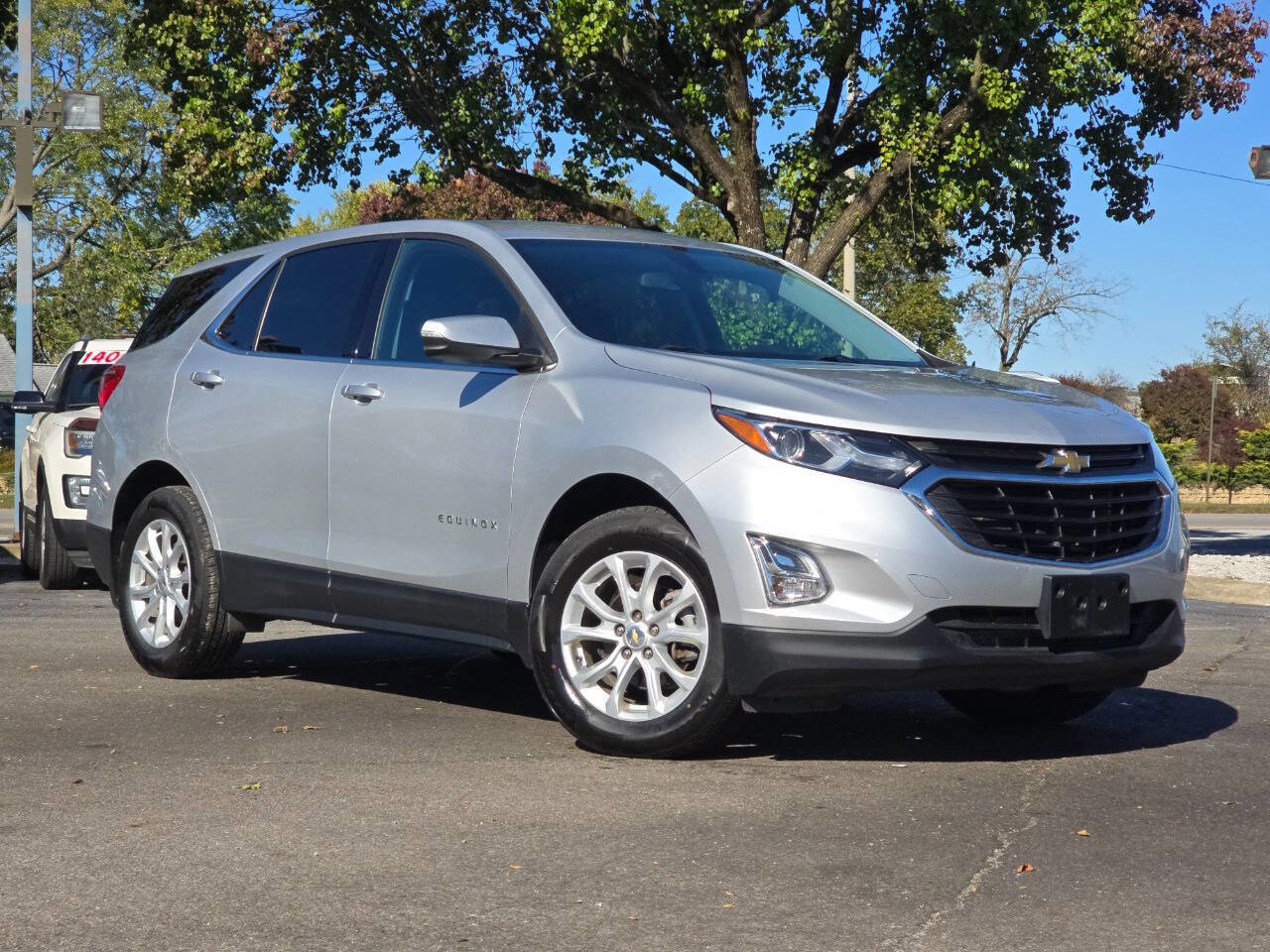 Used 2019 Chevrolet Equinox LT image 2