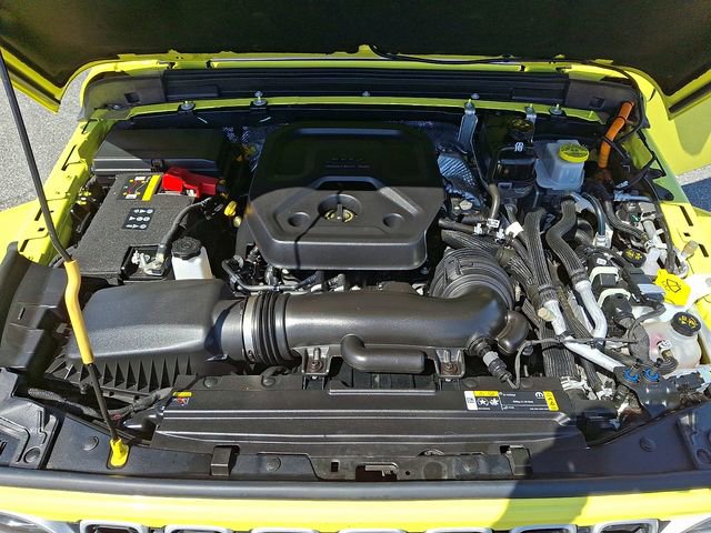 Used 2024 Jeep Wrangler Unlimited Sahara w/ Technology Group image 28