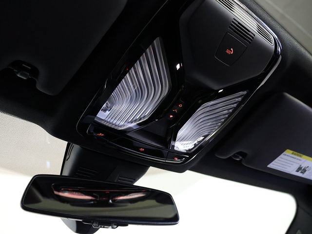 Used 2026 BMW 330i xDrive Sedan AWD/4WD image 24