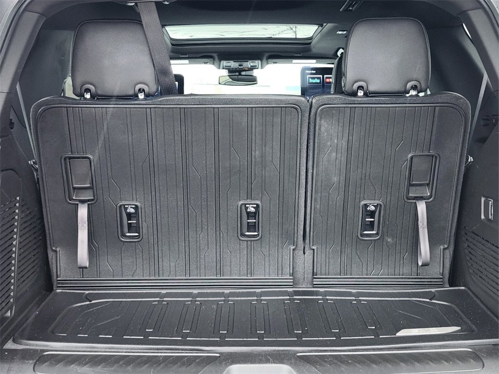 Used 2023 GMC Yukon SLT image 32