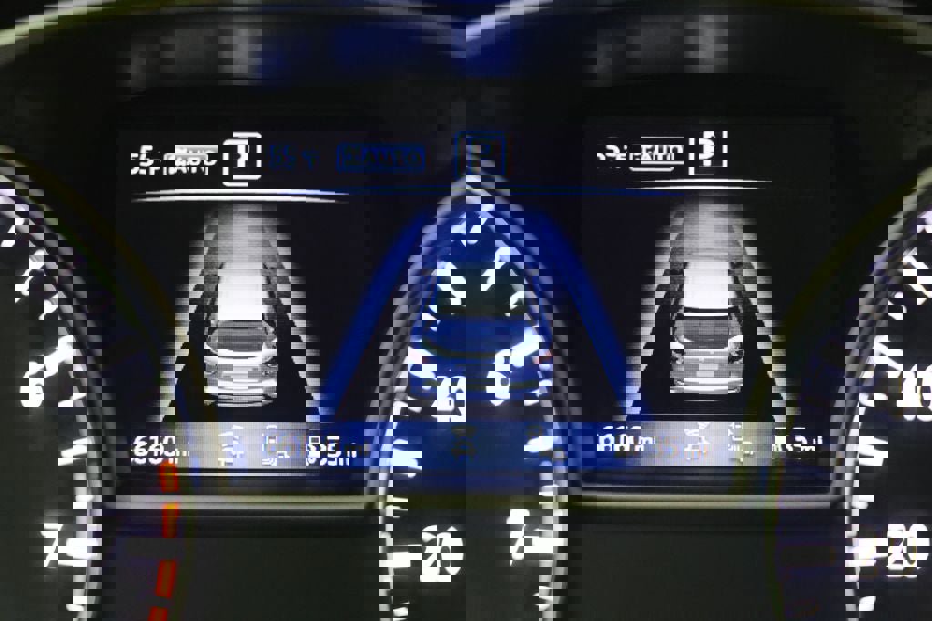 Used 2020 Nissan Pathfinder SV image 18