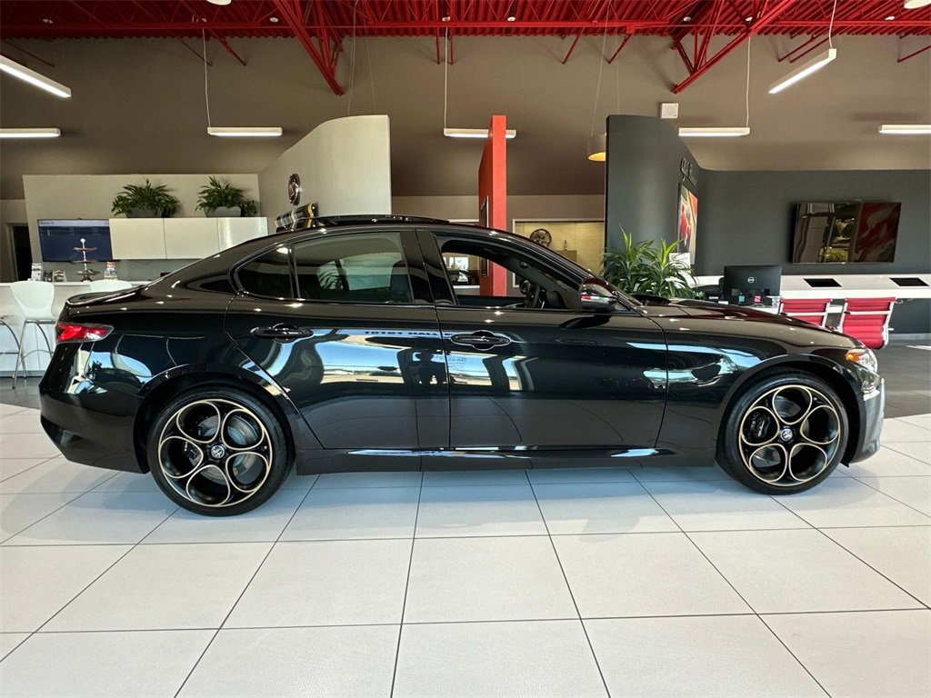 New 2025 Alfa Romeo Giulia AWD w/ Driving Assist Package image 5