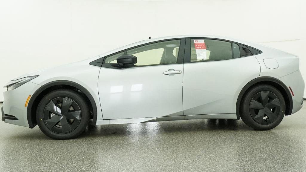 New 2026 Toyota Prius Plug-In Hybrid FWD image 18