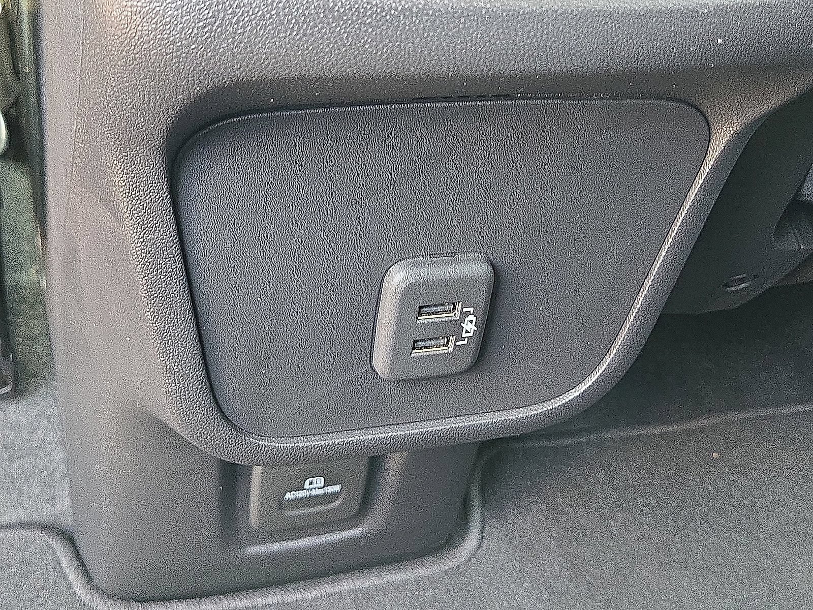 Used 2023 GMC Terrain SLE w/ Driver Convenience Package FWD image 15