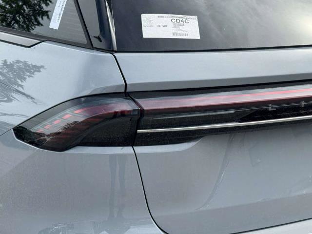 New 2026 Lincoln Nautilus Premier w/ Jet Appearance Package AWD/4WD image 8