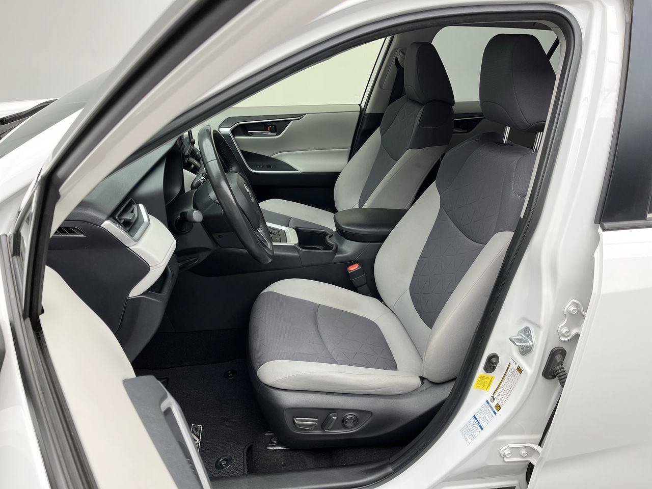 Used 2022 Toyota RAV4 XLE w/ XLE Grade Weather Package AWD/4WD image 8