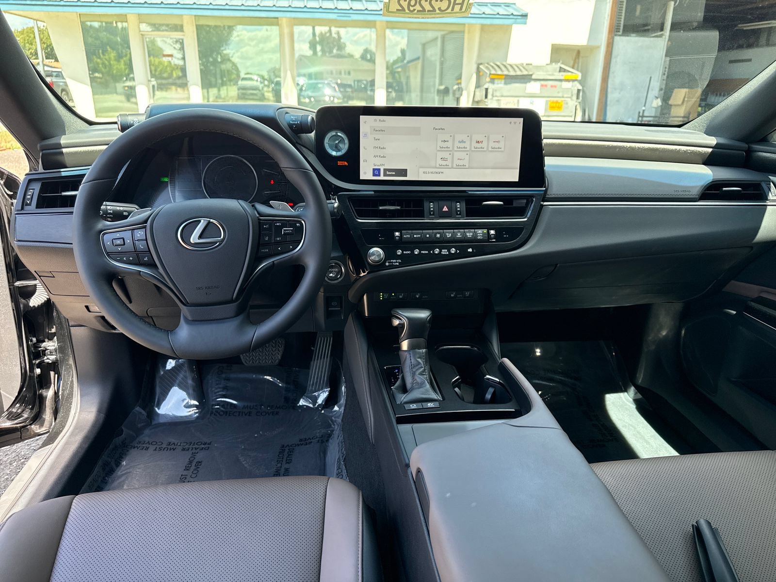 Used 2023 Lexus ES 300h w/ Premium Package FWD image 12
