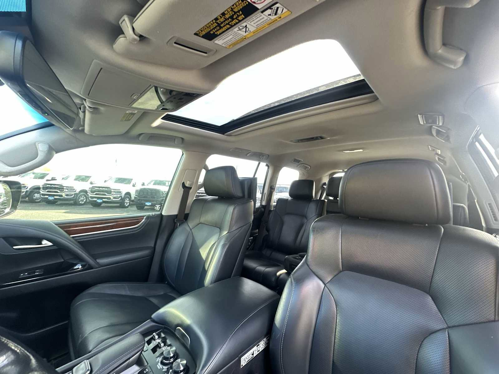 Used 2017 Lexus LX 570 4WD w/ Luxury Package image 16