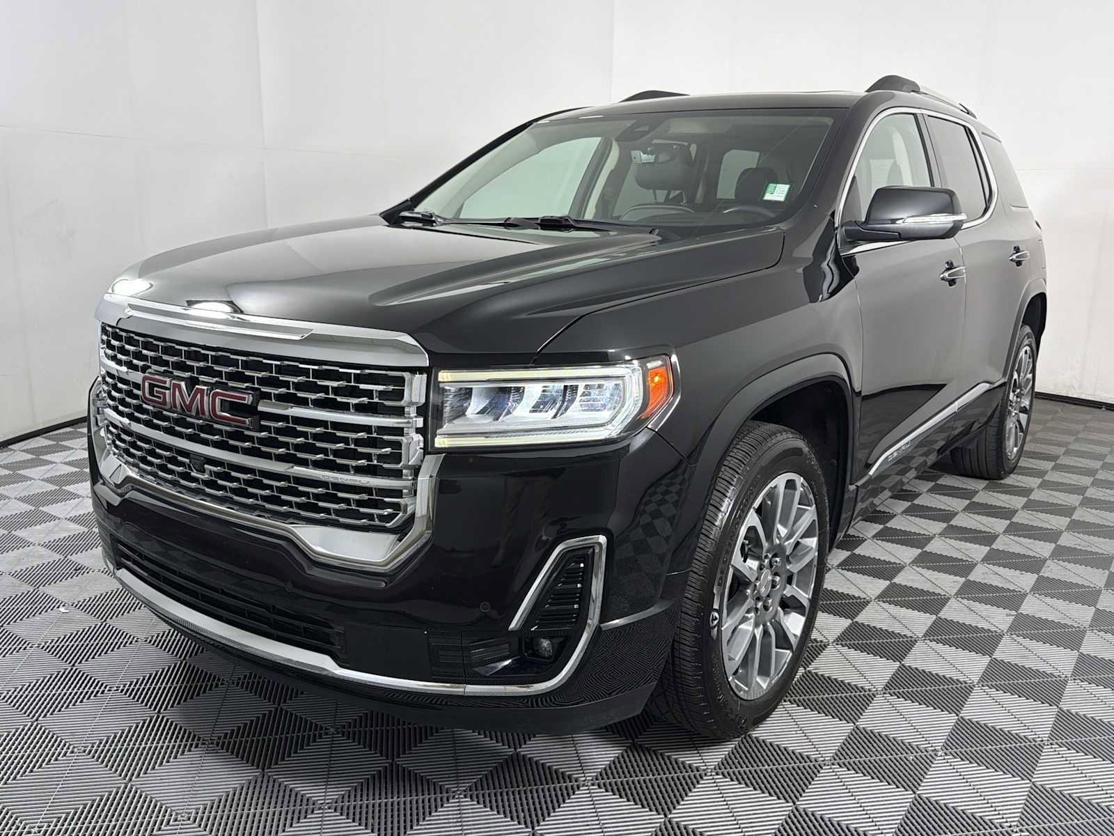 Certified 2022 GMC Acadia Denali w/ Denali Ultimate Package image 3