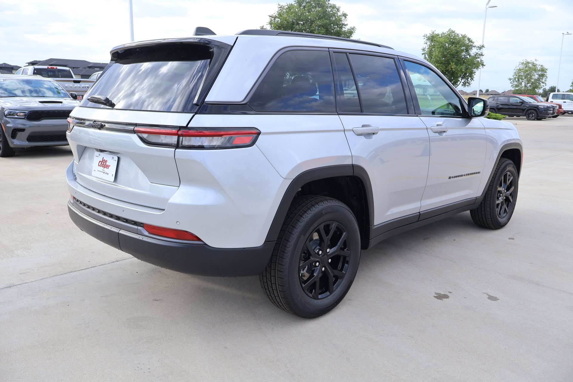 New 2026 Jeep Grand Cherokee Altitude RWD image 22