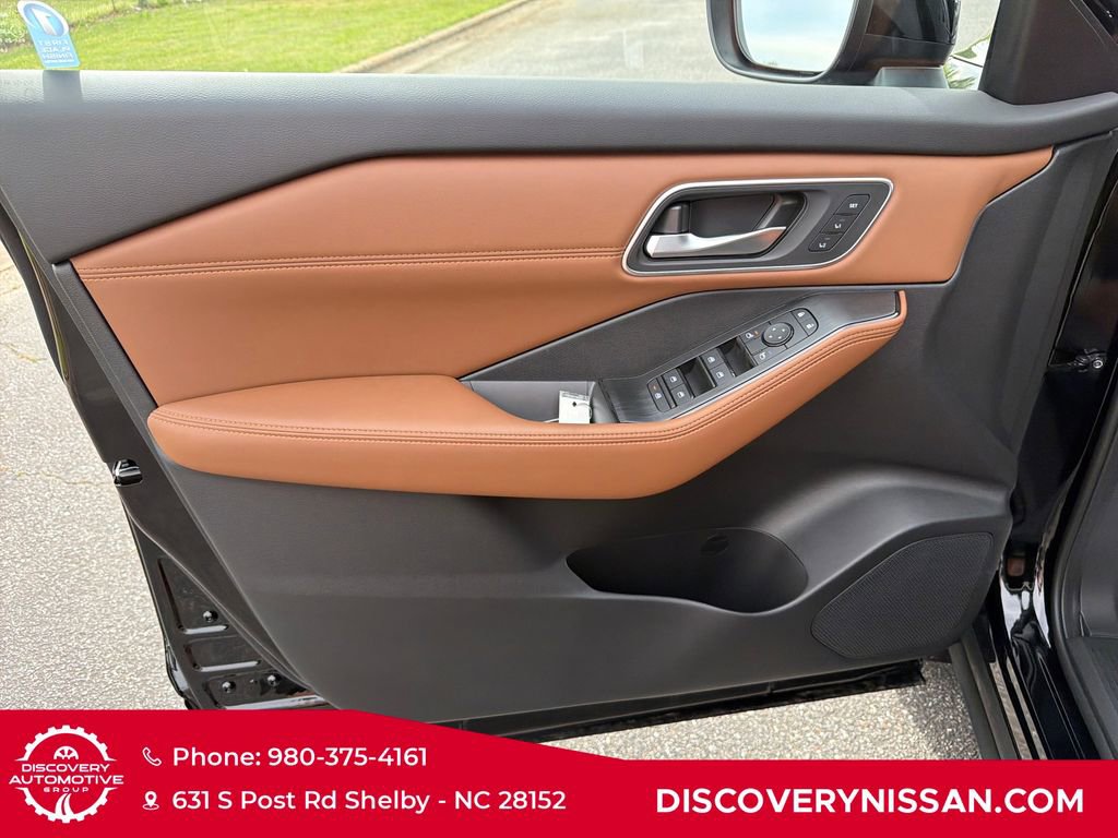 New 2026 Nissan Rogue Platinum AWD/4WD image 10