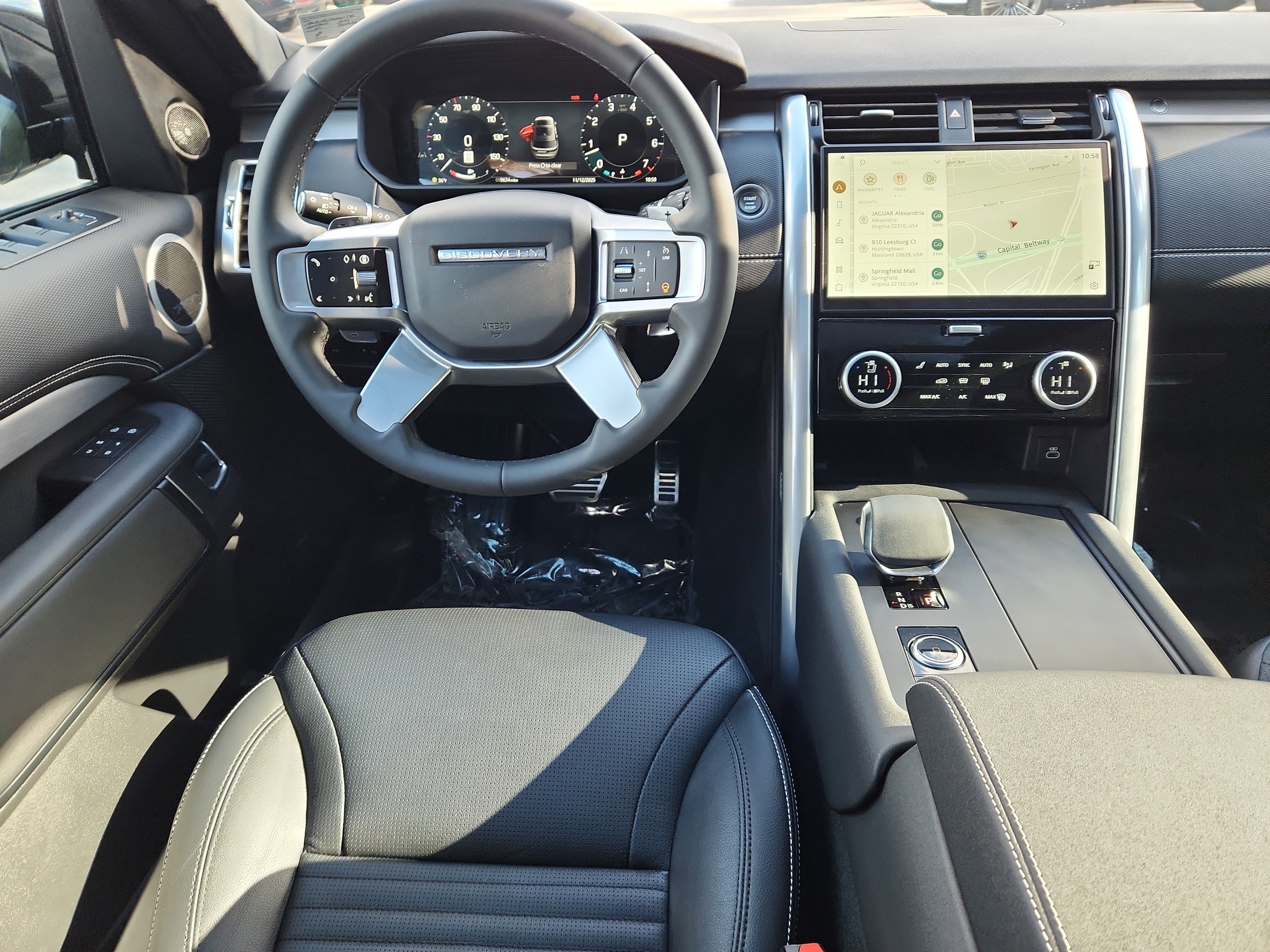 Certified 2024 Land Rover Discovery Dynamic SE image 4