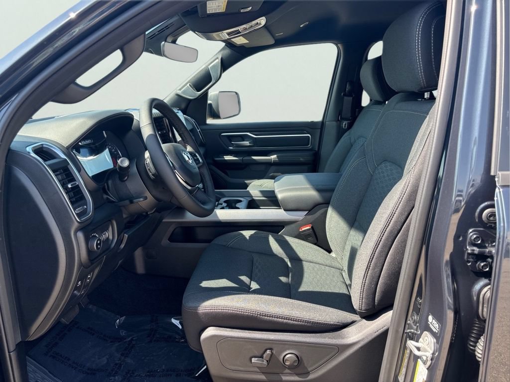 New 2026 RAM 1500 Big Horn AWD/4WD image 9