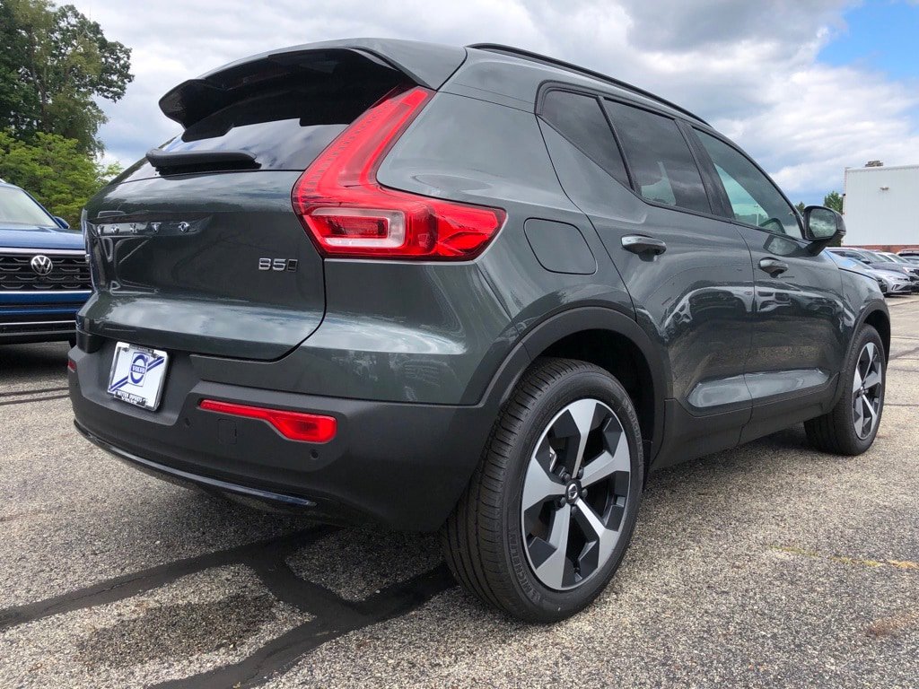 New 2026 Volvo XC40 B5 Core w/ Protection Package Premier AWD/4WD image 6