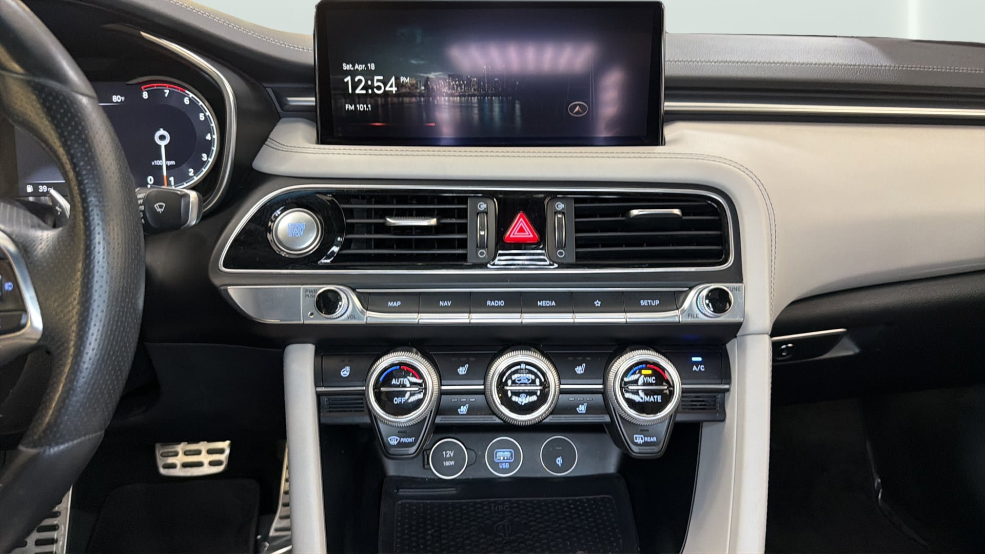 Used 2022 Genesis G70 3.3T image 15