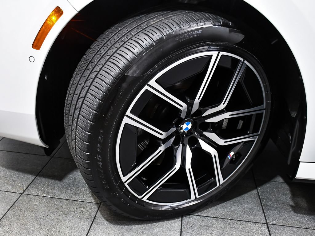 Used 2026 BMW 740i xDrive AWD/4WD image 7
