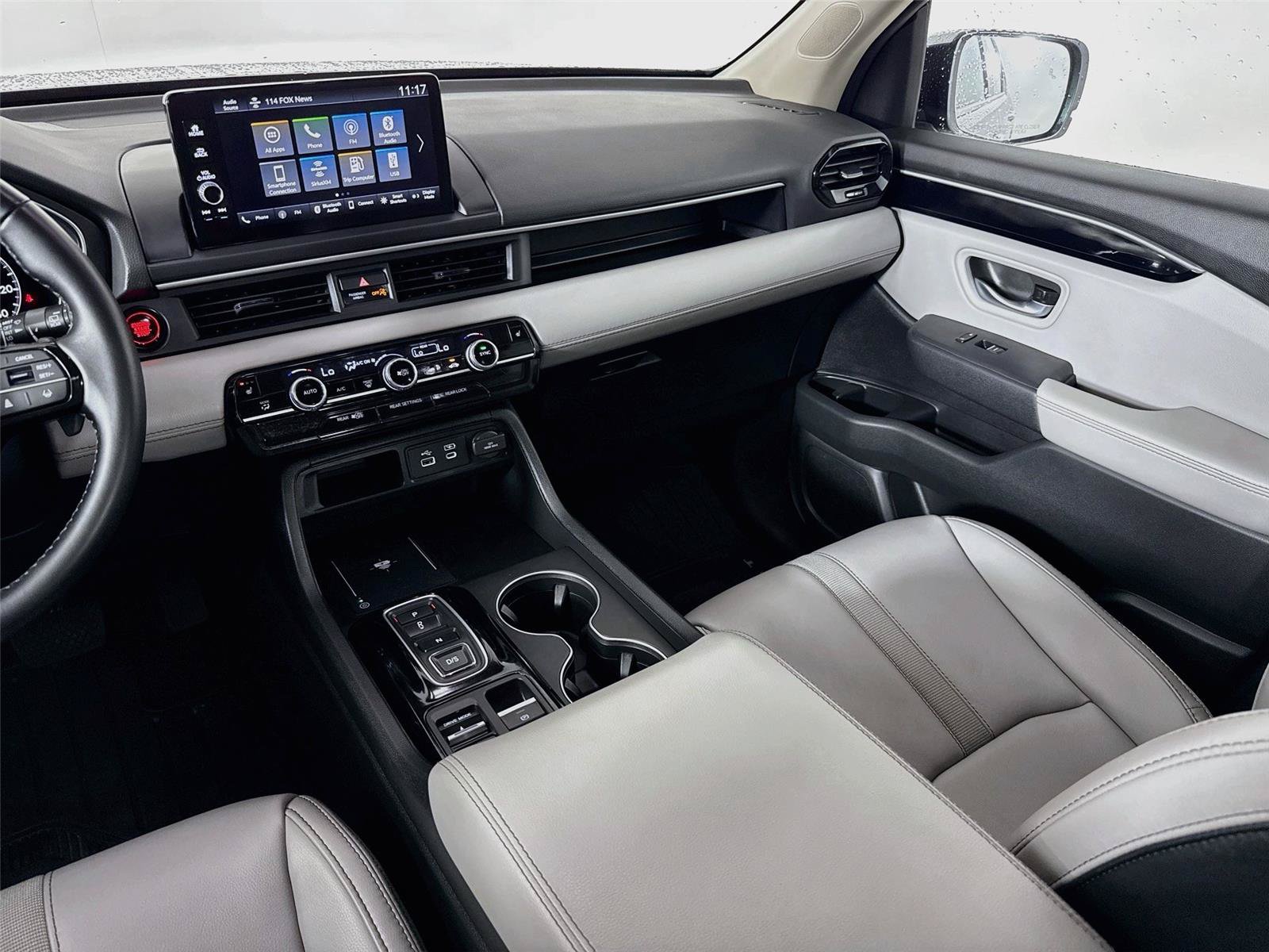 Used 2025 Honda Pilot EX-L image 23