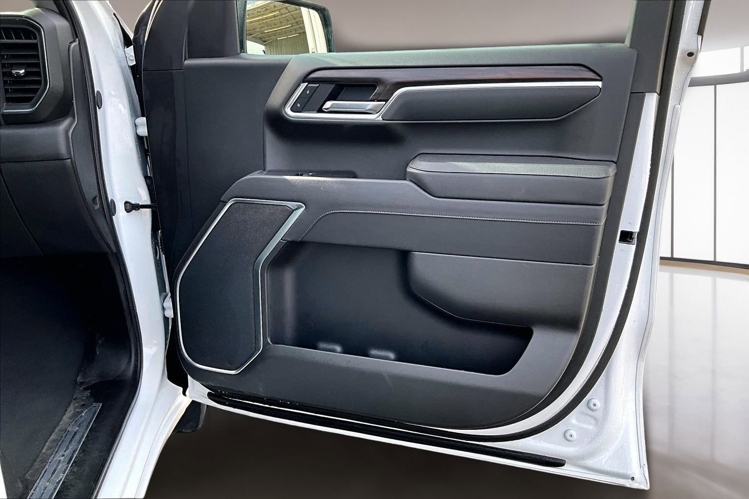 Used 2025 GMC Sierra 1500 SLT image 29