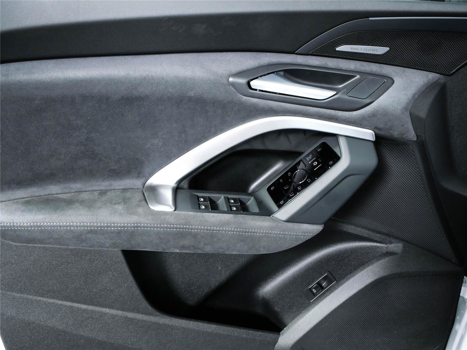 New 2026 Audi SQ5 Prestige AWD/4WD image 7