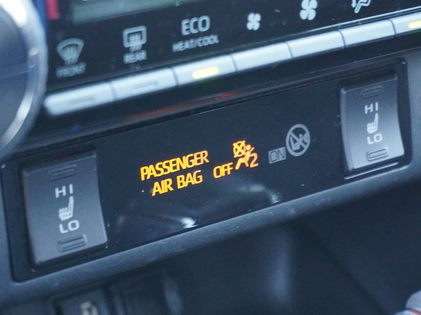 Used 2022 Toyota RAV4 SE w/ Convenience Package AWD/4WD image 27