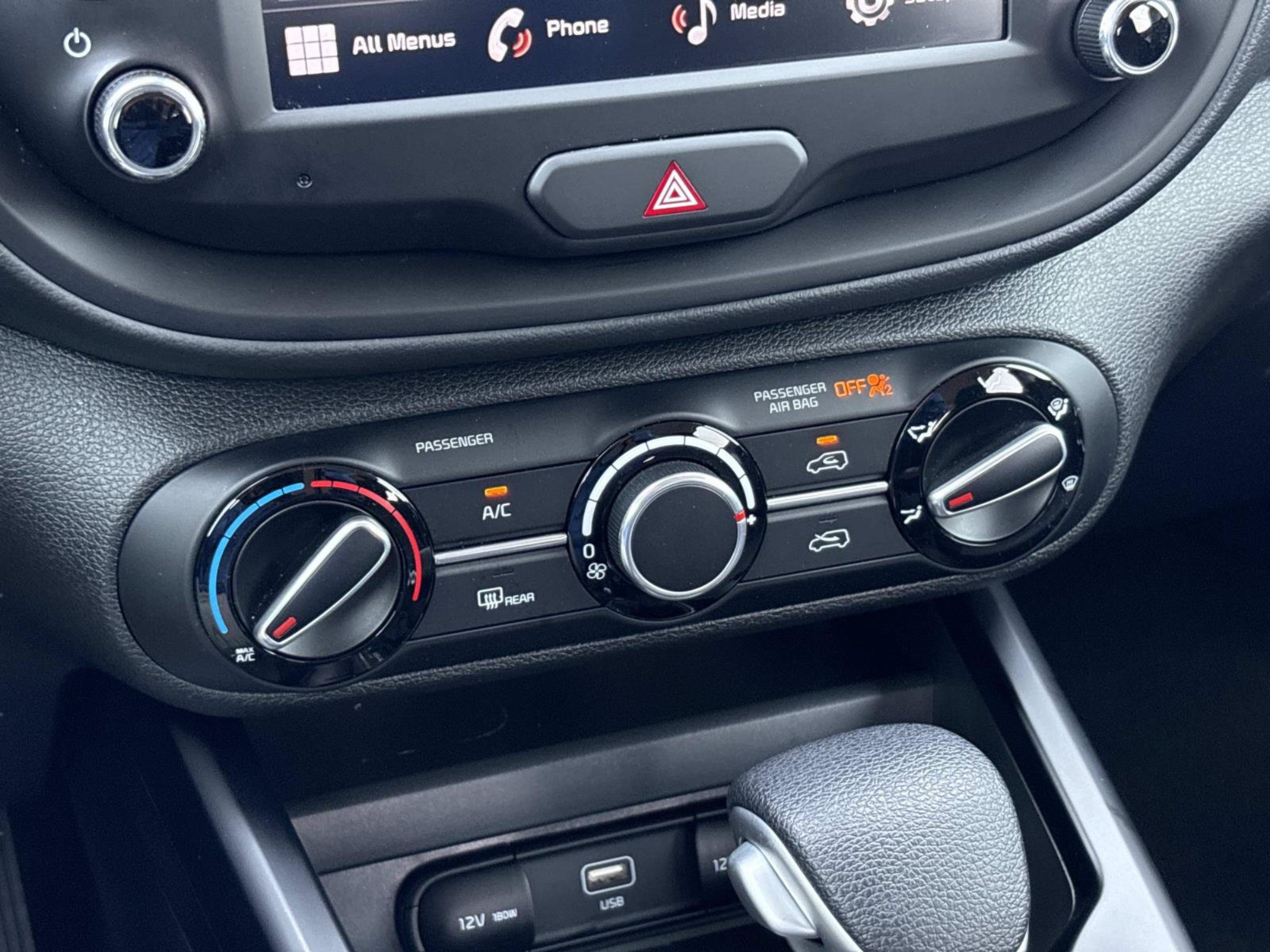 Used 2025 Kia Soul LX w/ LX Technology Package FWD image 33